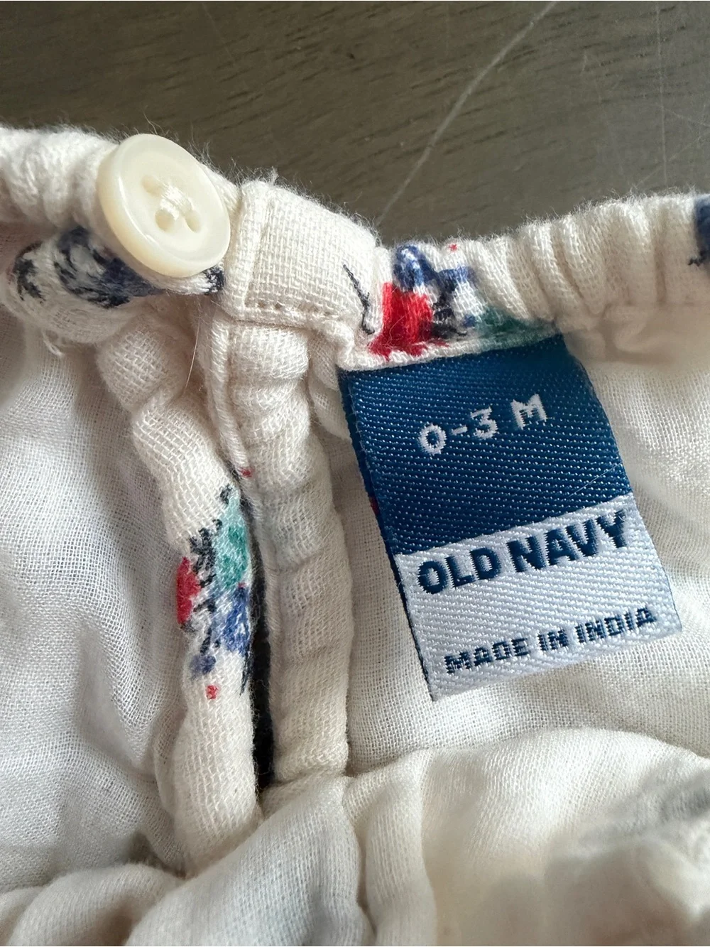 Old Navy Baby Floral Muslin Cotton Romper One-Piece Sleeveless Button 0-3M